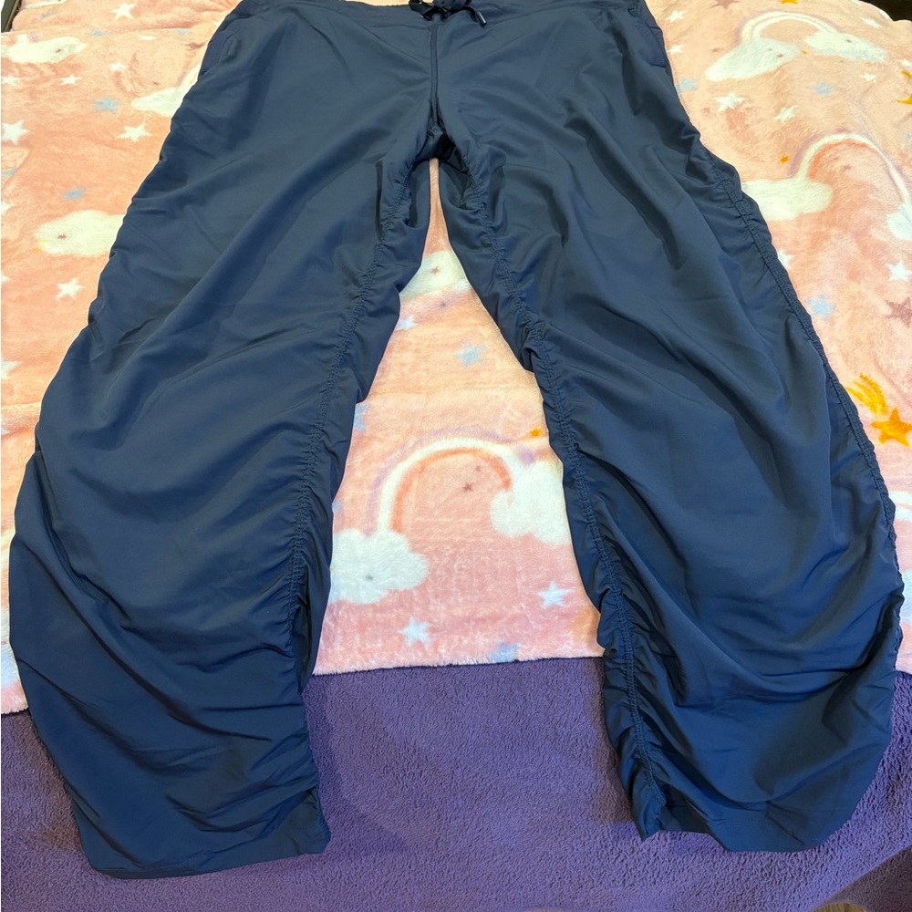 NWOT Kirkland Signature Active pants